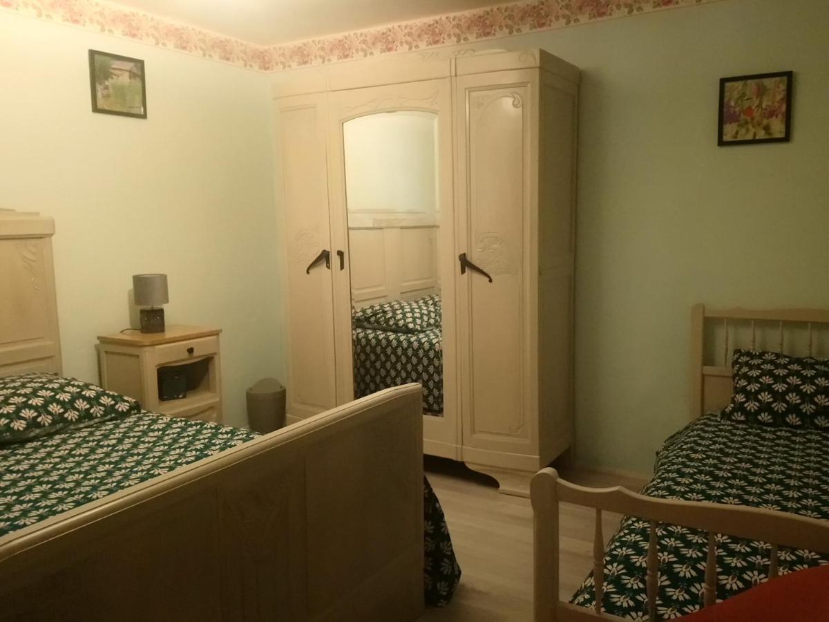 Bed and Breakfast La Ferme Du Crie Chaudeyrolles Zewnętrze zdjęcie