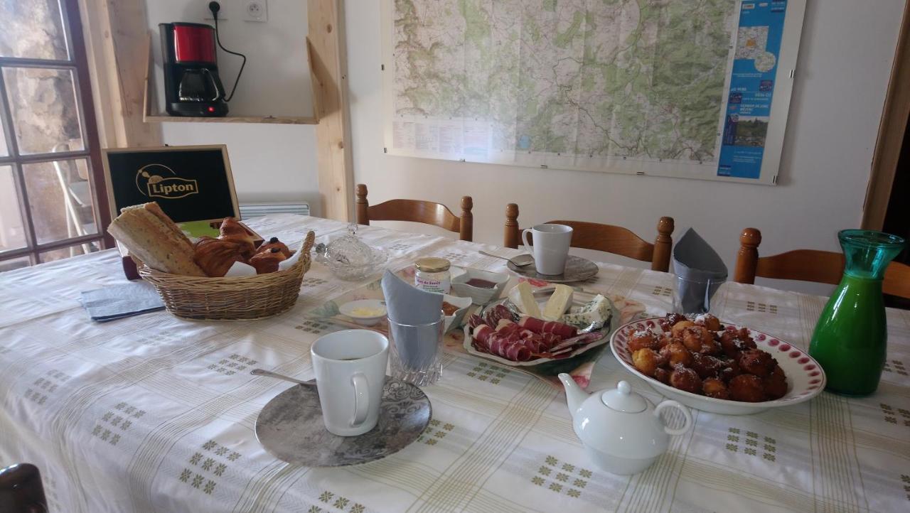 Bed and Breakfast La Ferme Du Crie Chaudeyrolles Zewnętrze zdjęcie