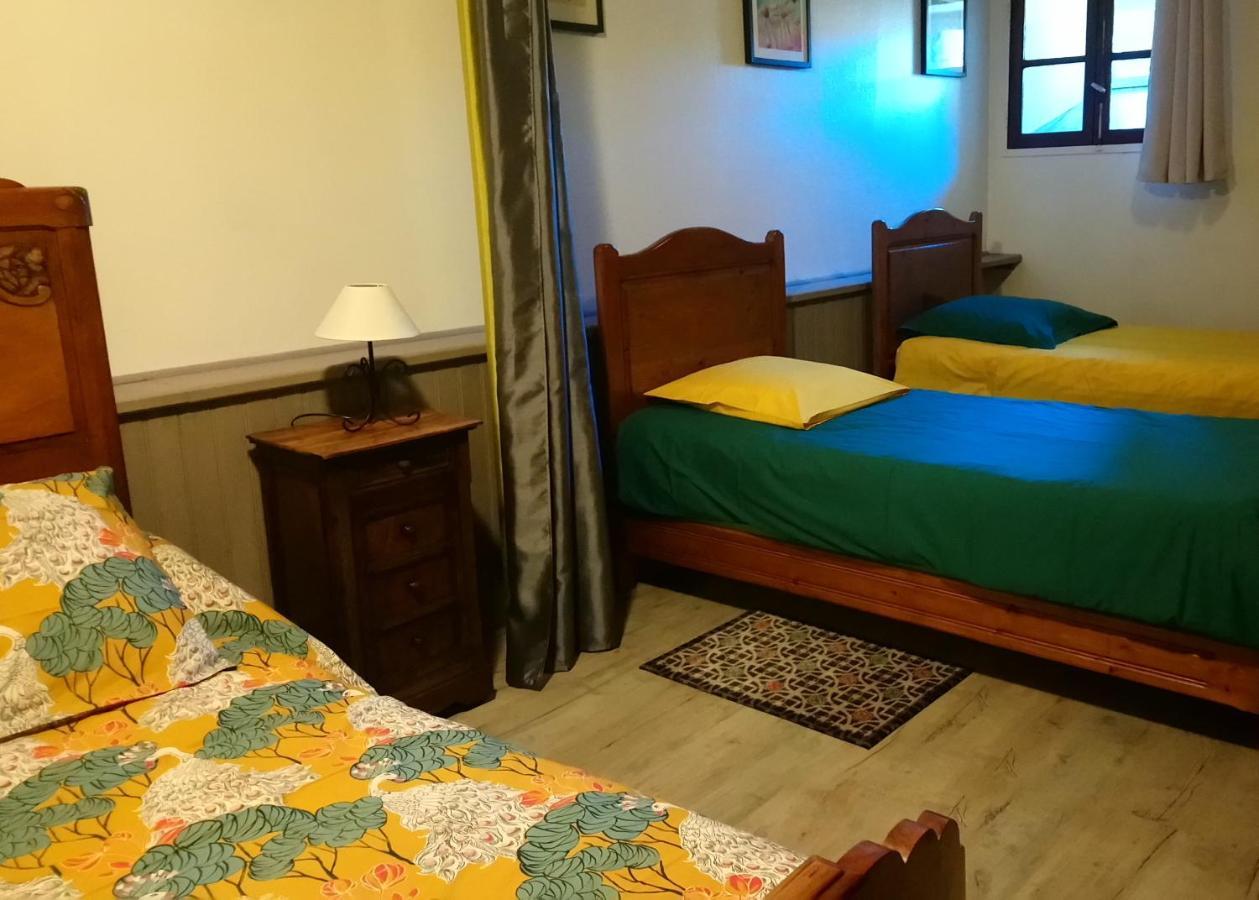 Bed and Breakfast La Ferme Du Crie Chaudeyrolles Zewnętrze zdjęcie